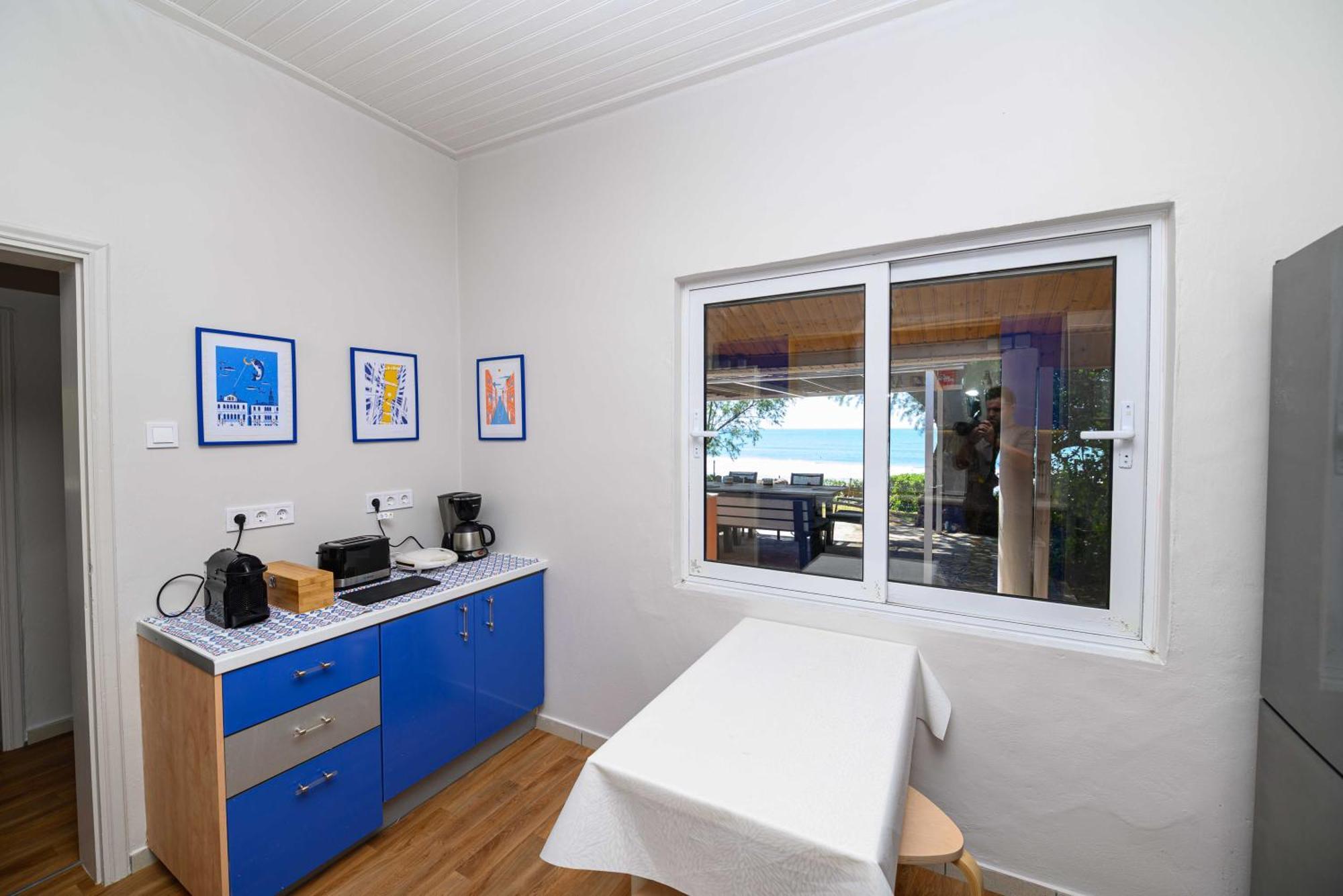 Salty Noses Beach House Paradise Perfect For Families Pyrgos  Exterior photo