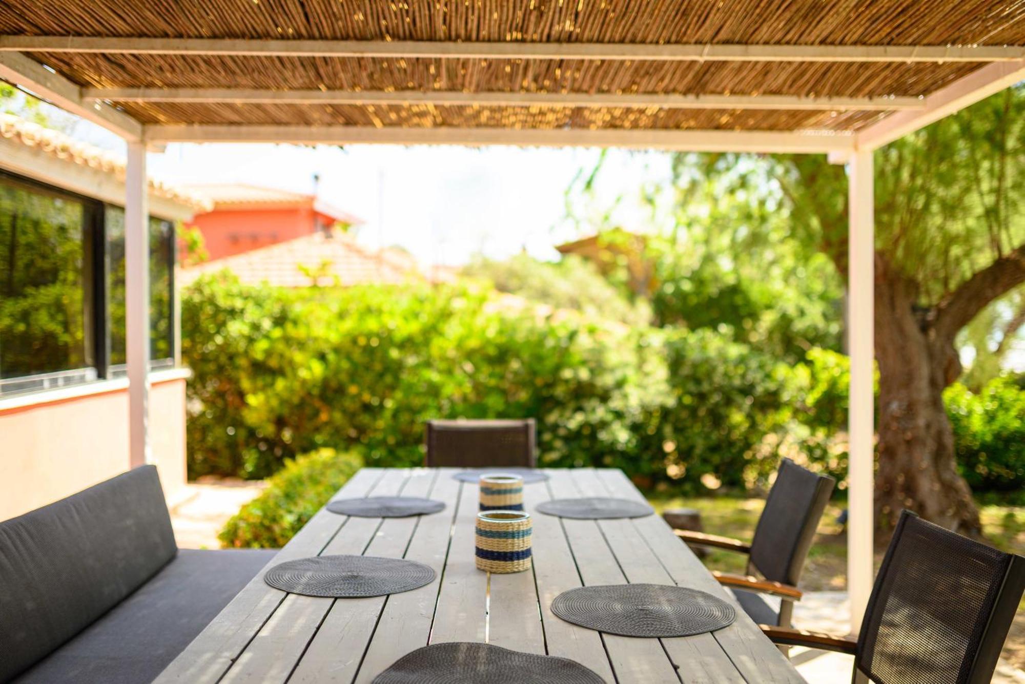 Salty Noses Beach House Paradise Perfect For Families Pyrgos  Exterior photo